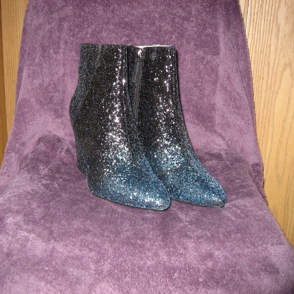 Sparkly blingy 9 West Savitra booties -party boots!  Size 9M - brand new in box